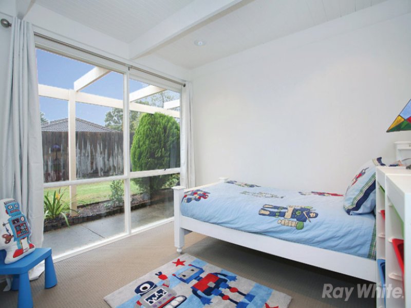 2/69 Whalley Drive, Wheelers Hill image 6