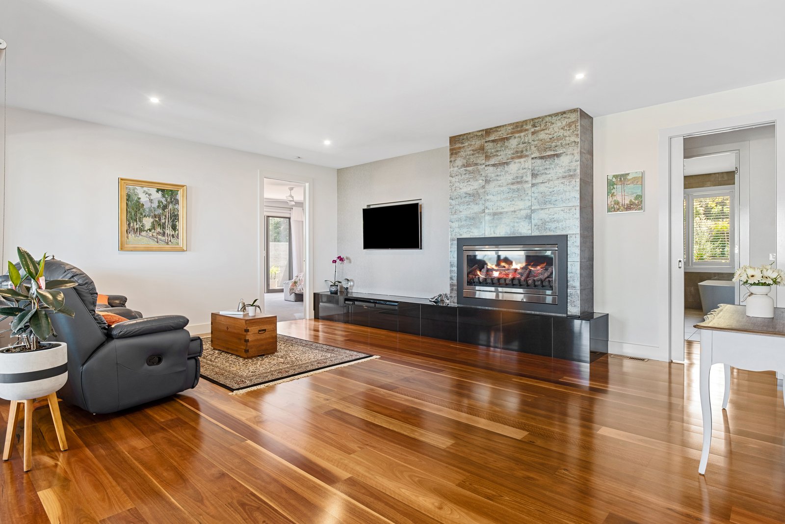 Property Gallery Thumbnail 6