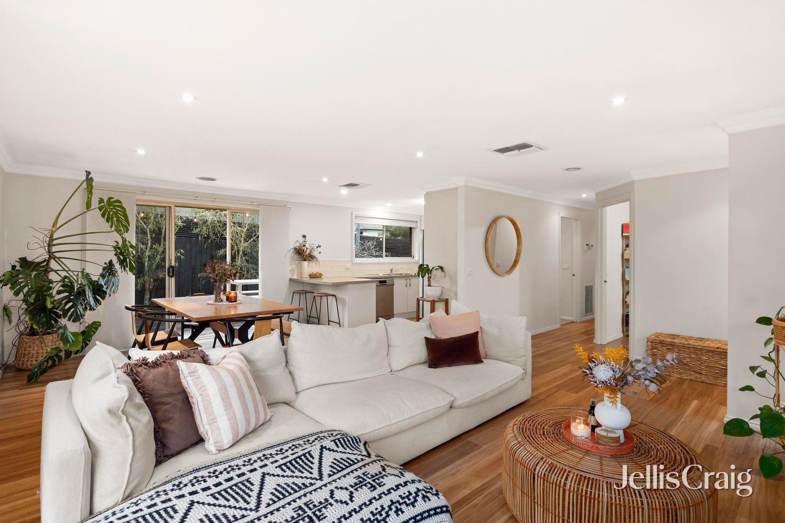 2/6A Tower Street, Kilsyth image 5