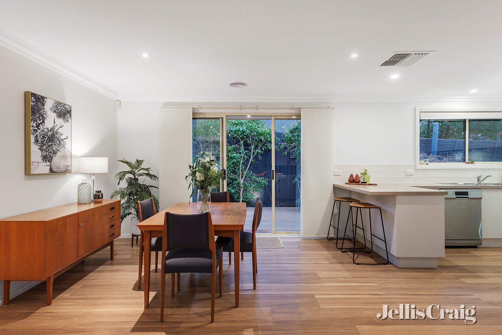 2/6A Tower Street, Kilsyth image 2