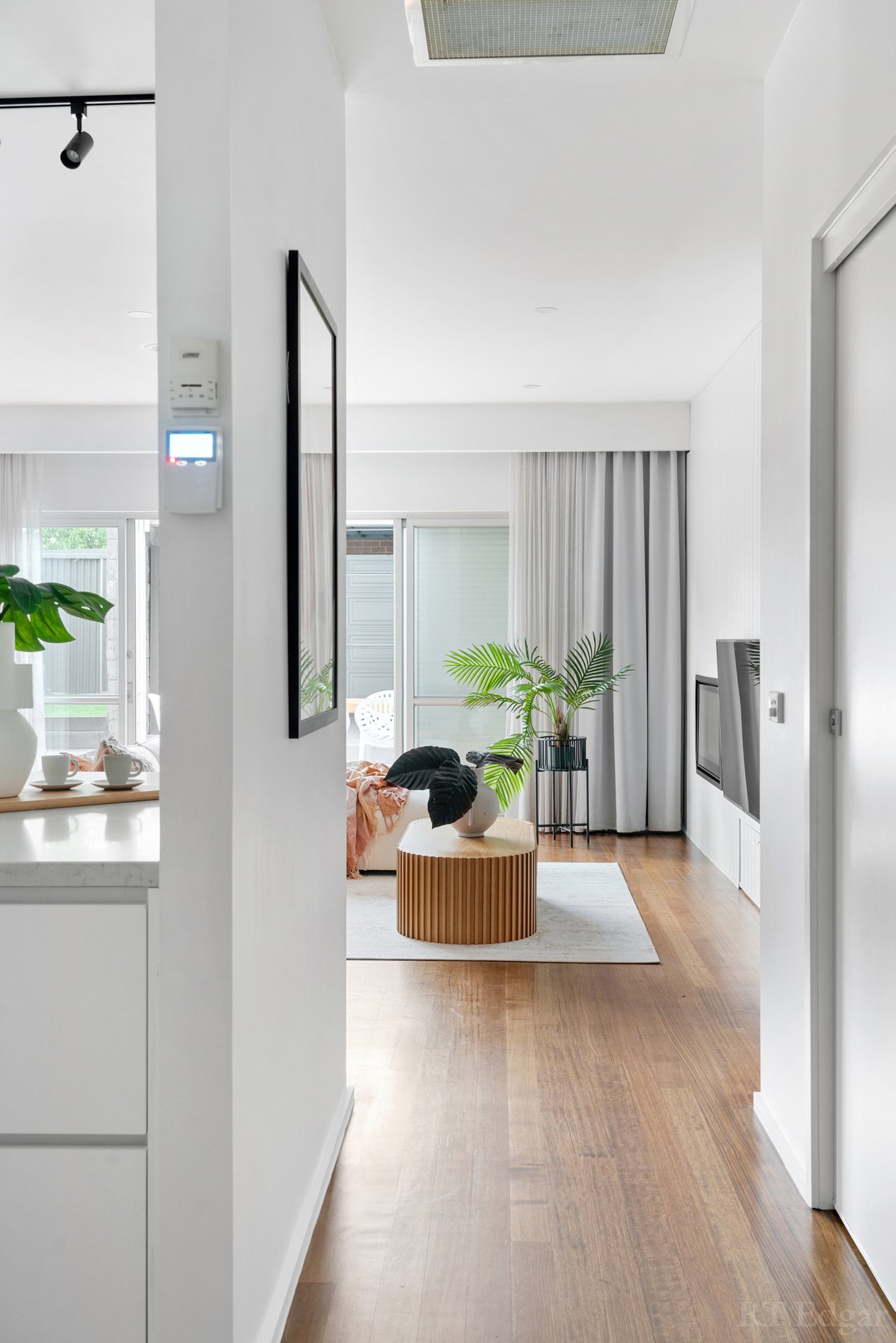 Property Gallery Thumbnail 11