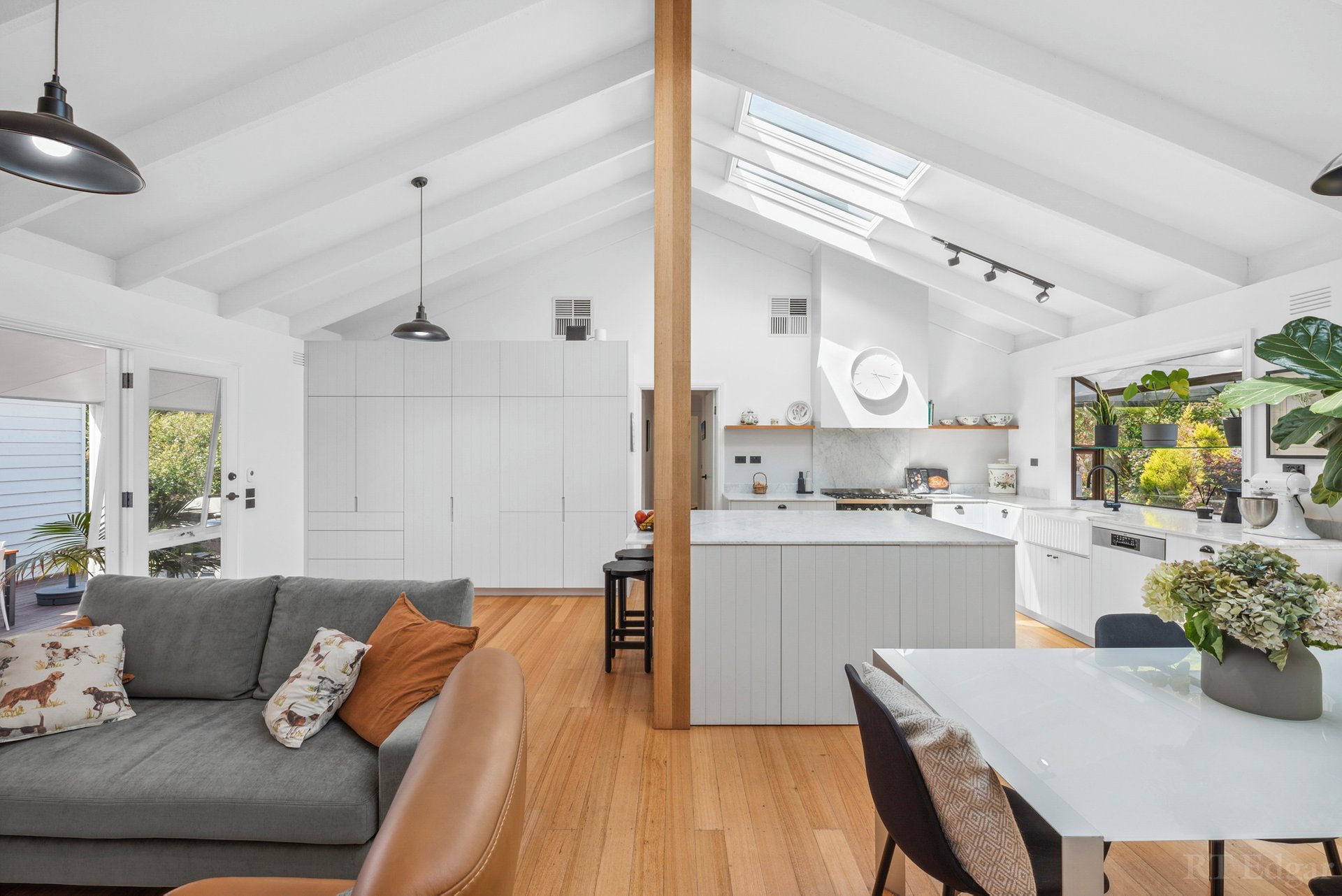 Property Gallery Thumbnail 6
