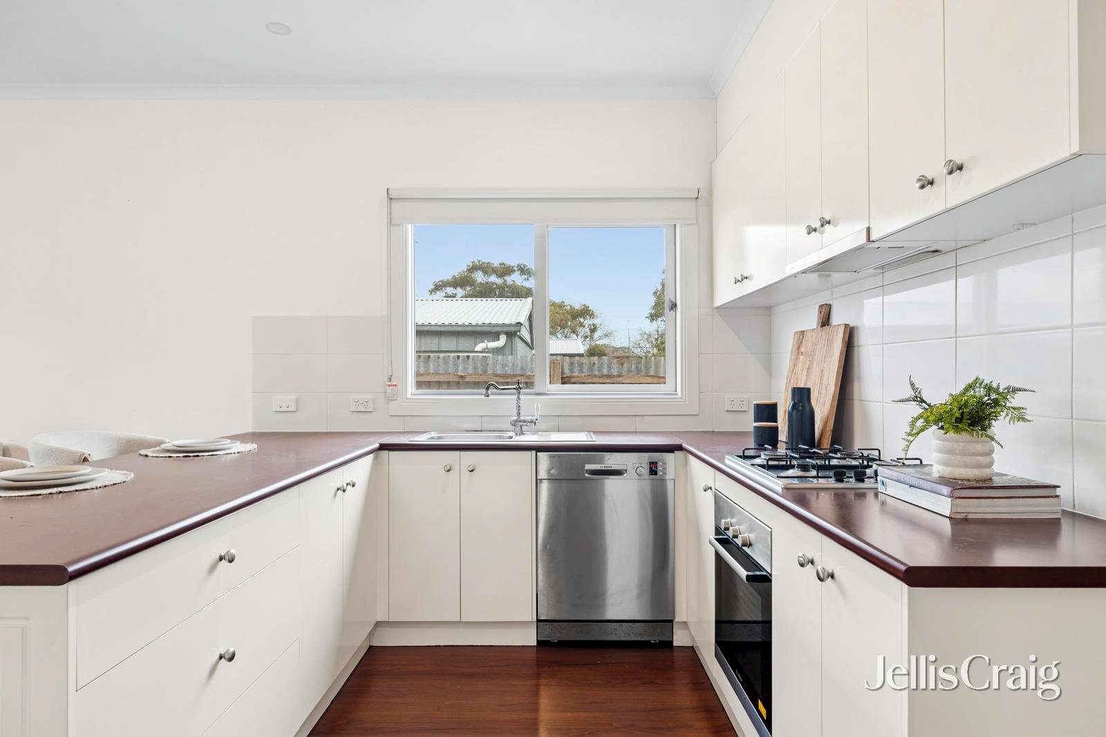 2/7-9 Simpson Street, Kyneton image 8