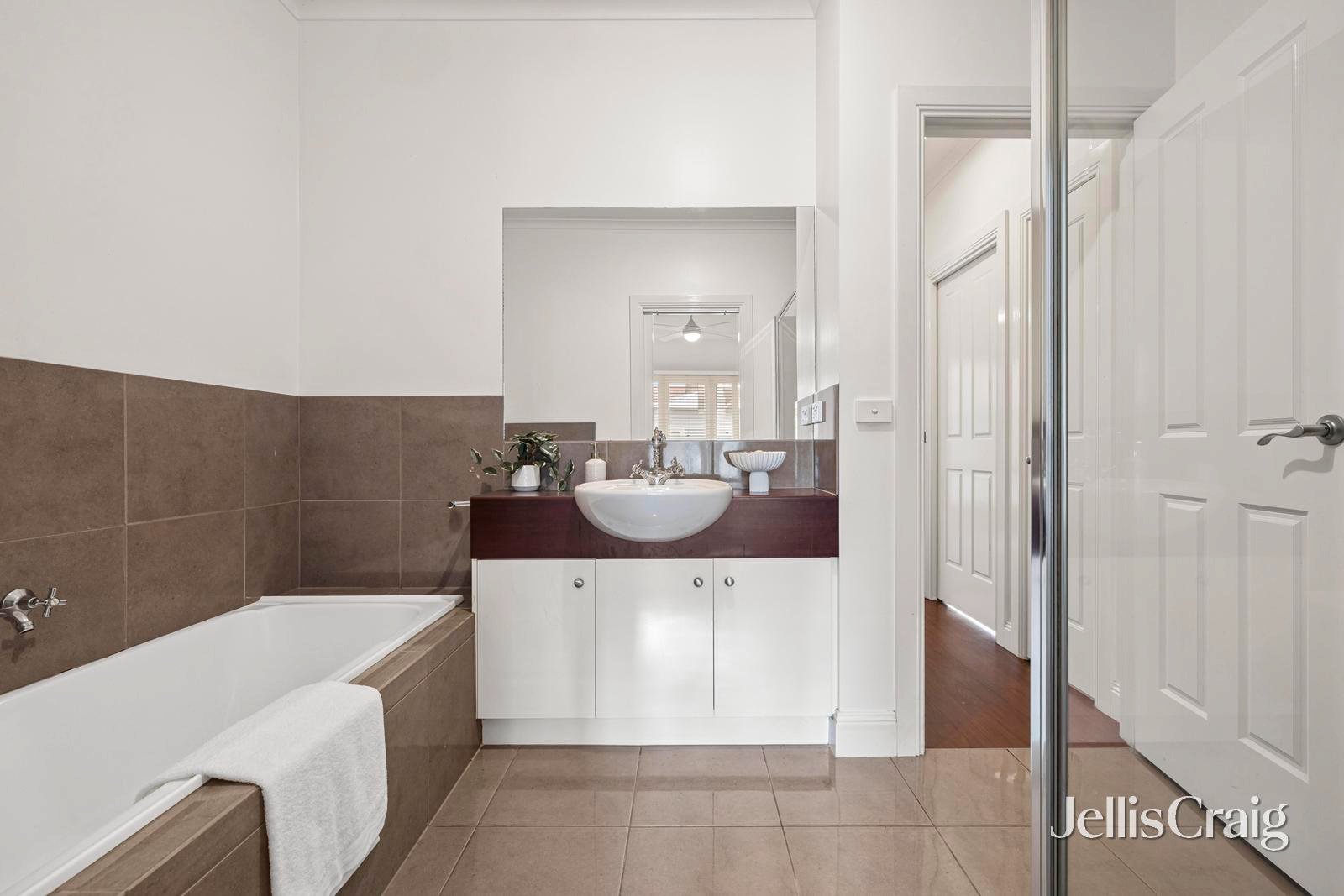 2/7-9 Simpson Street, Kyneton image 12