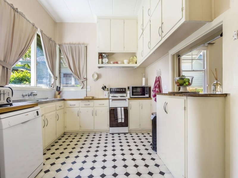 27 Acacia Street, Box Hill image 4