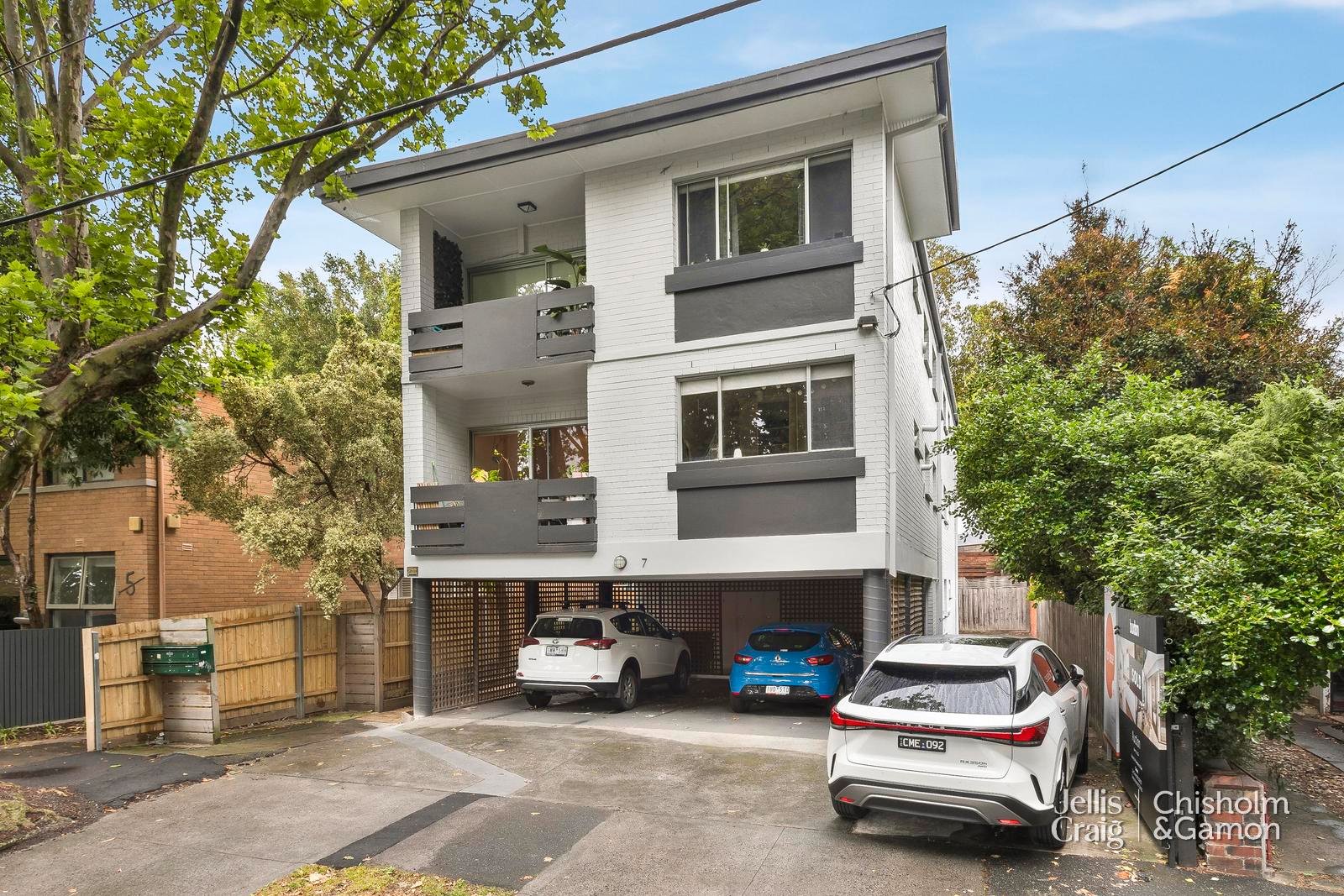 2/7 Addison Street, Elwood image 6