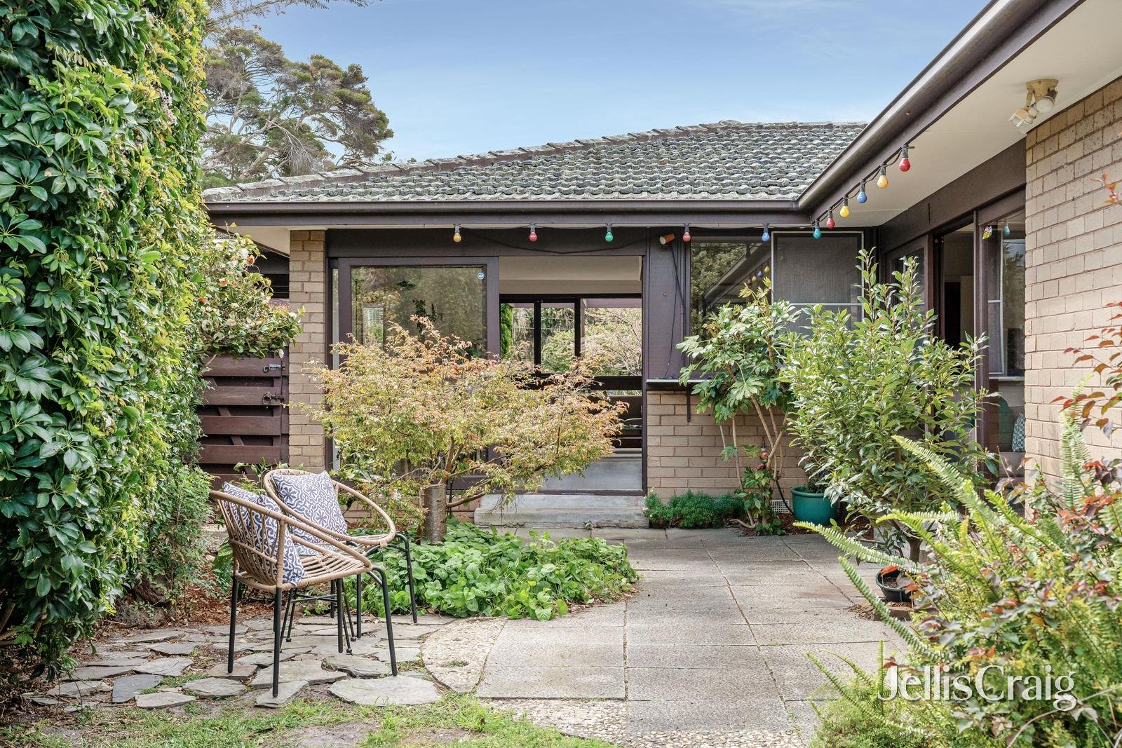 27 Allnutt Parade, Cheltenham image 12