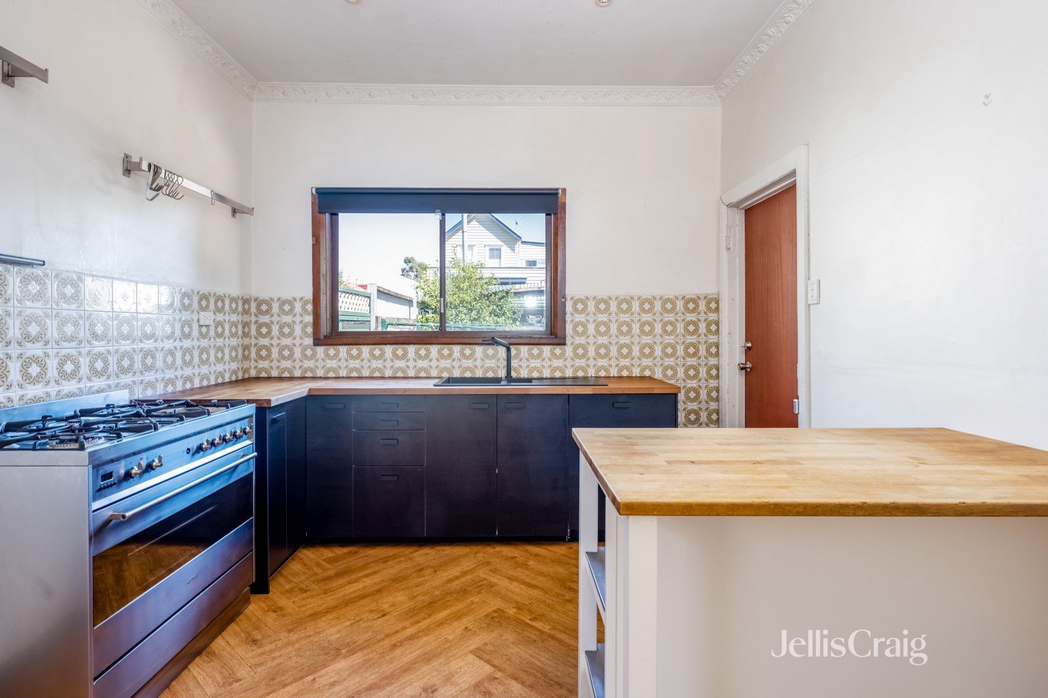 27 Ashmore Street, Brunswick image 2