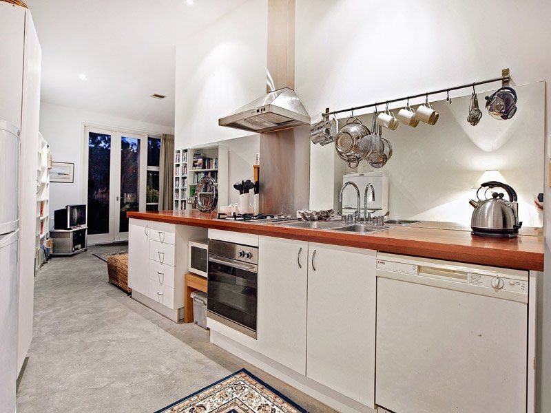 27 Barak Road, Port Melbourne image 8