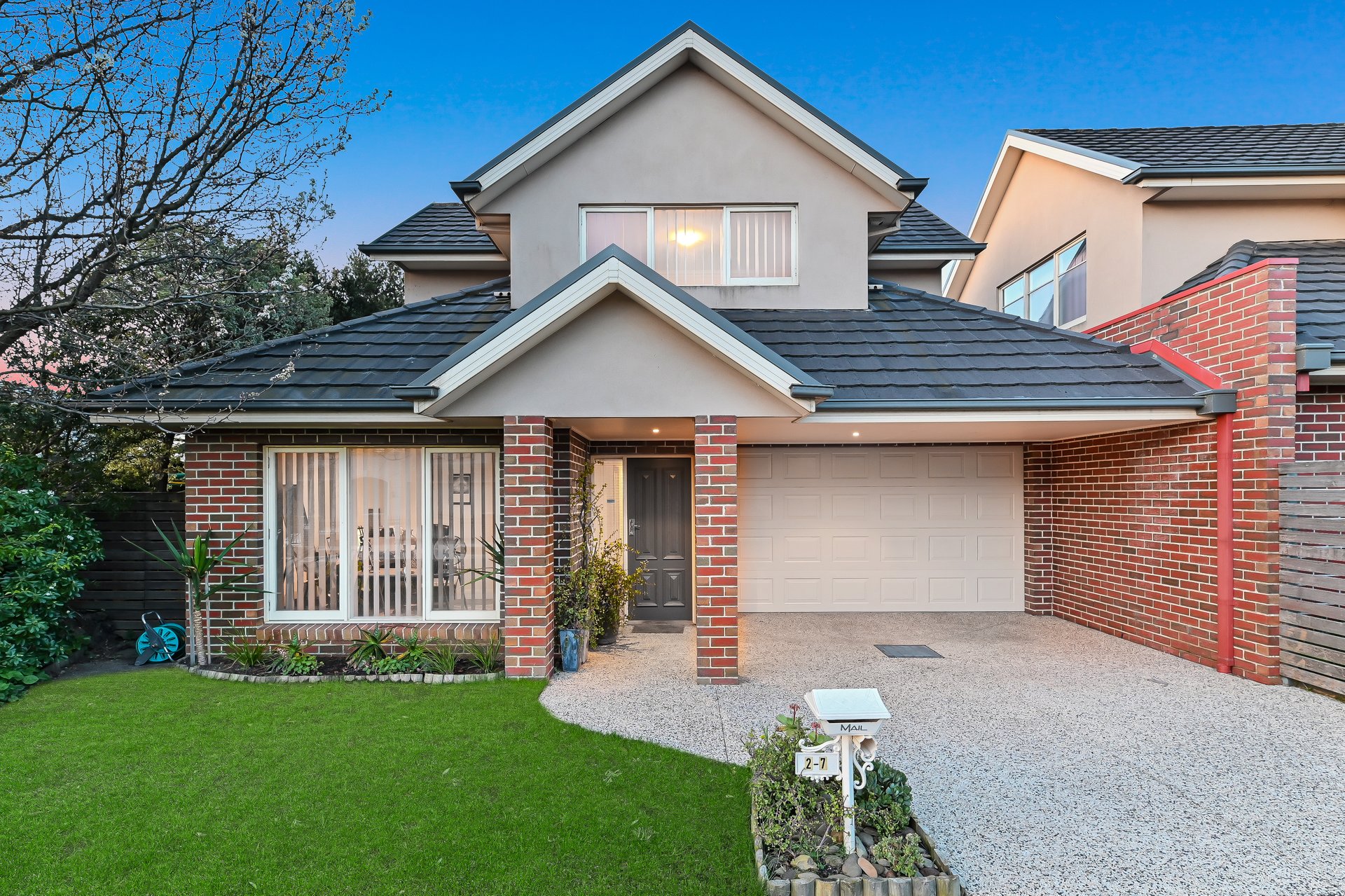2/7 Belmont Road, Glen Waverley image 1