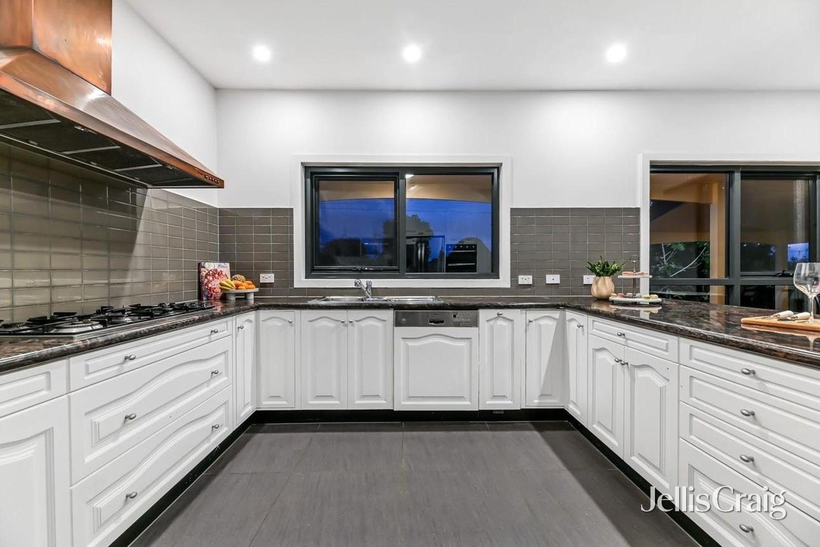 27 Belvedere Avenue, Wheelers&nbsp;Hill image 6