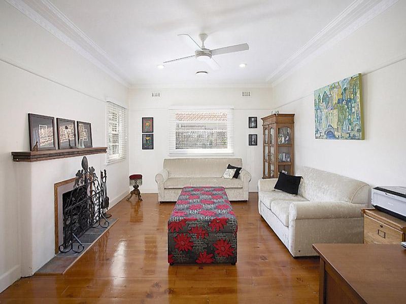 27 Birdwood Street, Box Hill South image 2