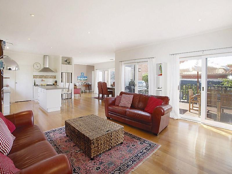 27 Birdwood Street, Box Hill South image 4
