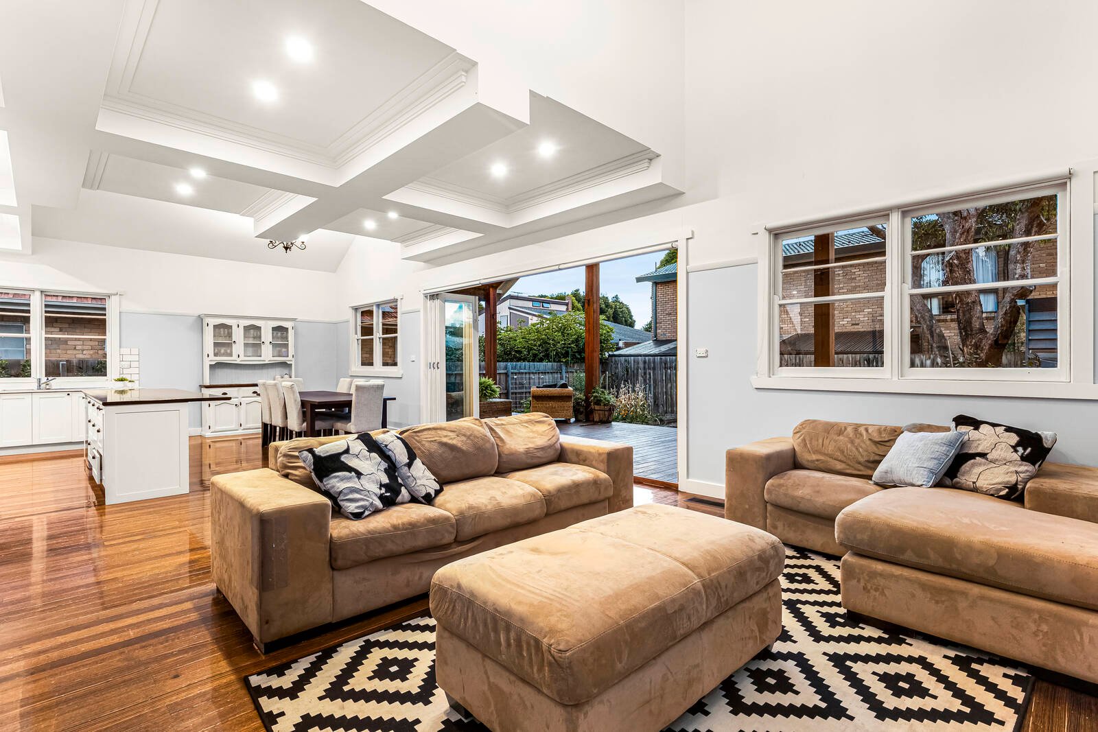Property Gallery Thumbnail 6