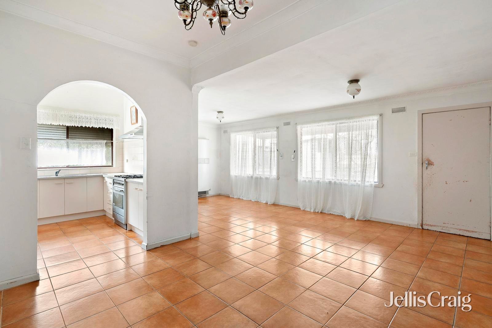 27 Bloomfield Avenue, Maribyrnong image 3