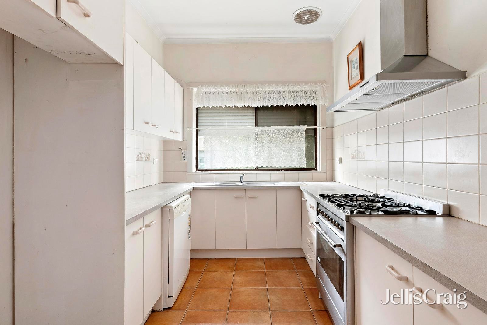 27 Bloomfield Avenue, Maribyrnong image 5