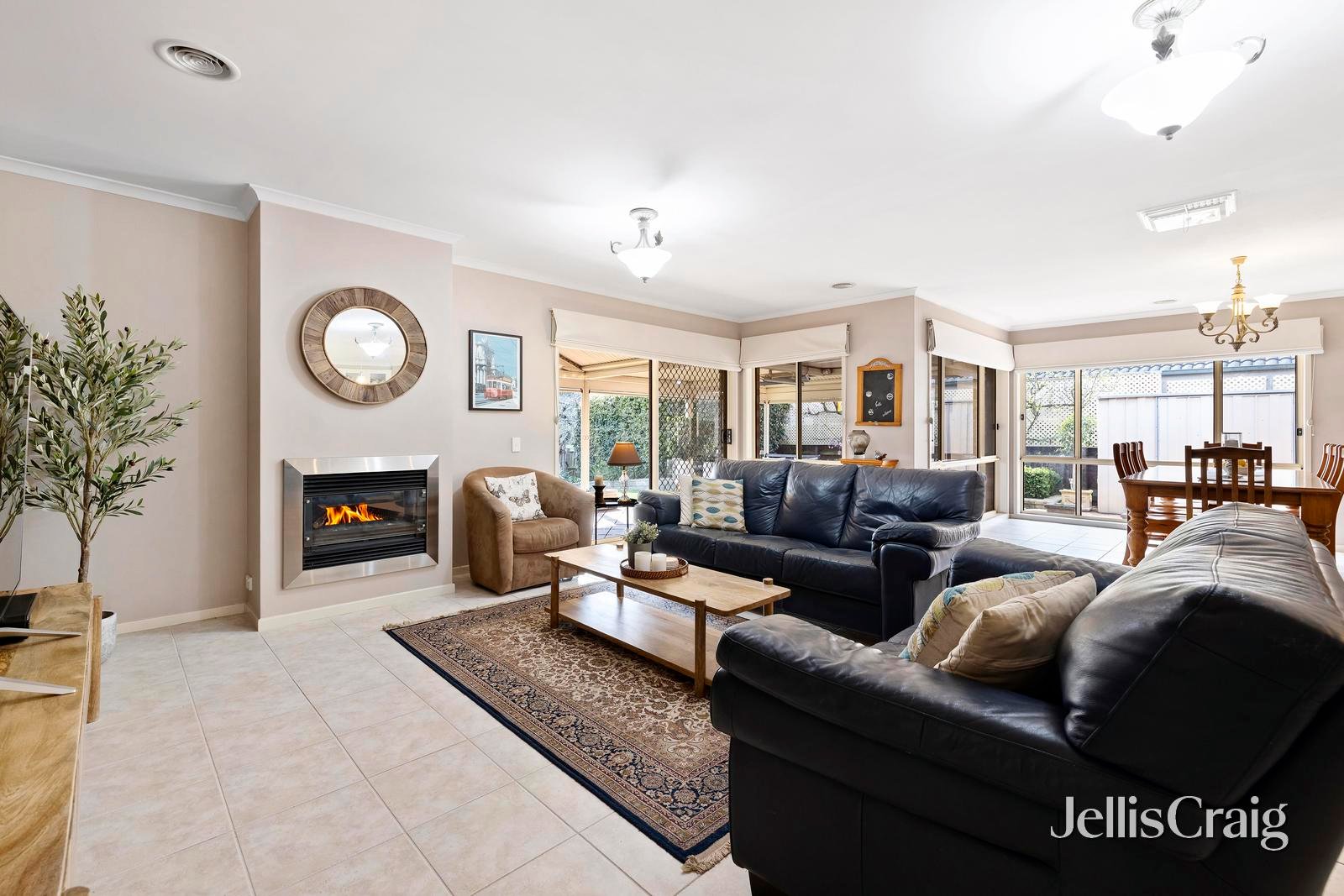 27 Bond Street, Ferntree&nbsp;Gully image 2