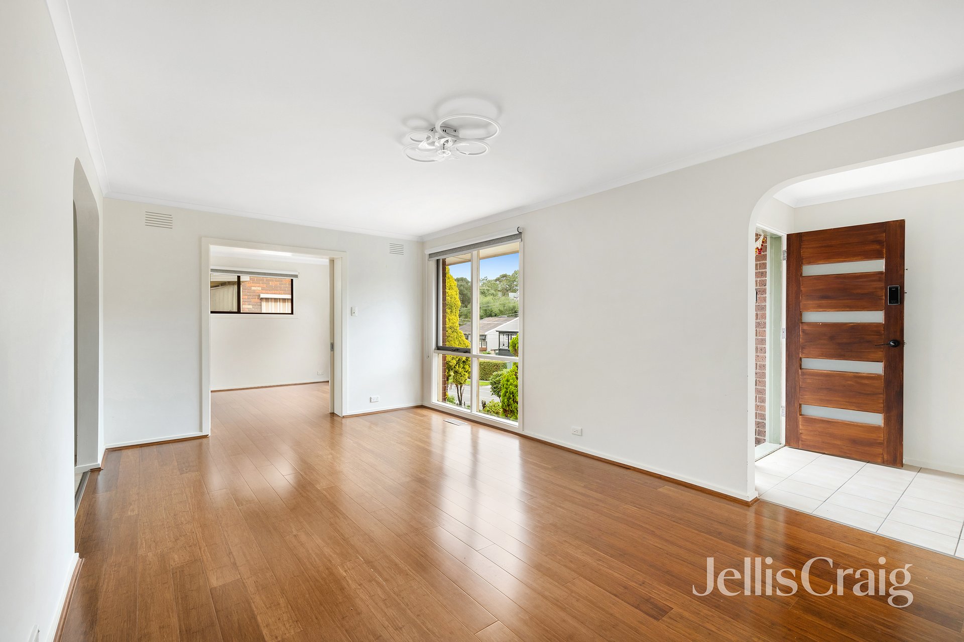 27 Booyan Crescent, Greensborough image 3