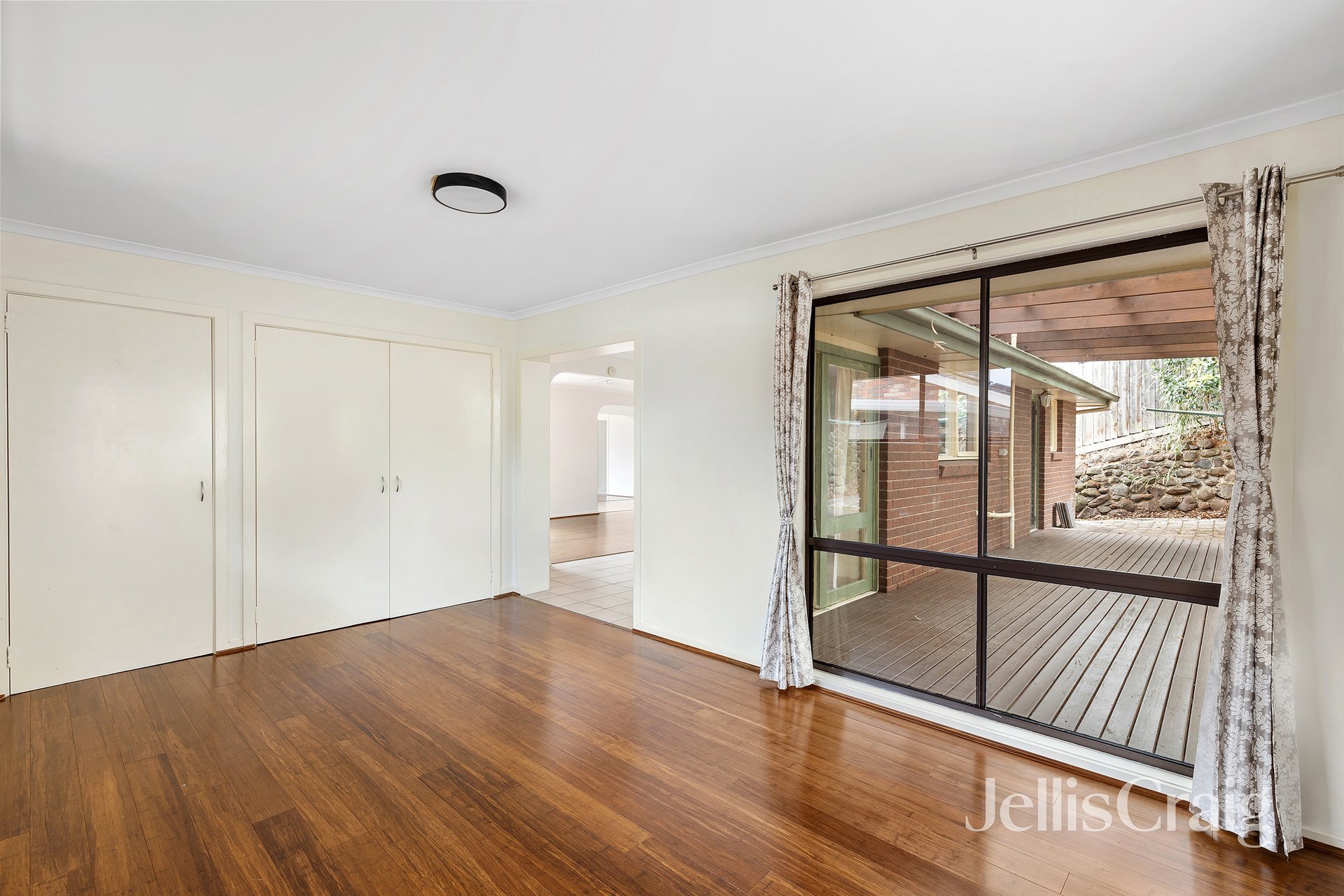 27 Booyan Crescent, Greensborough image 4