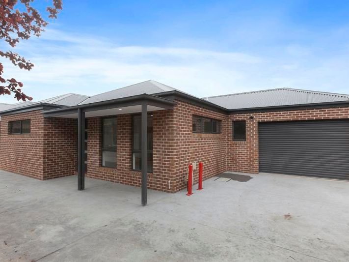 2/7 Boundary Road, Newcomb image 1