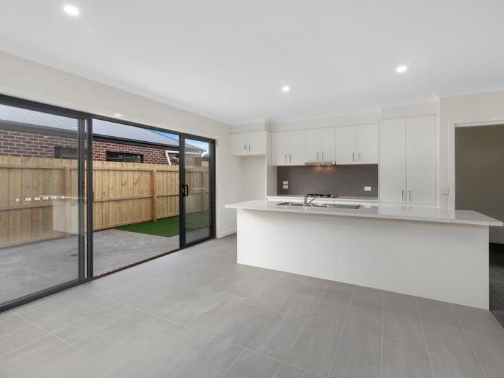 2/7 Boundary Road, Newcomb image 3