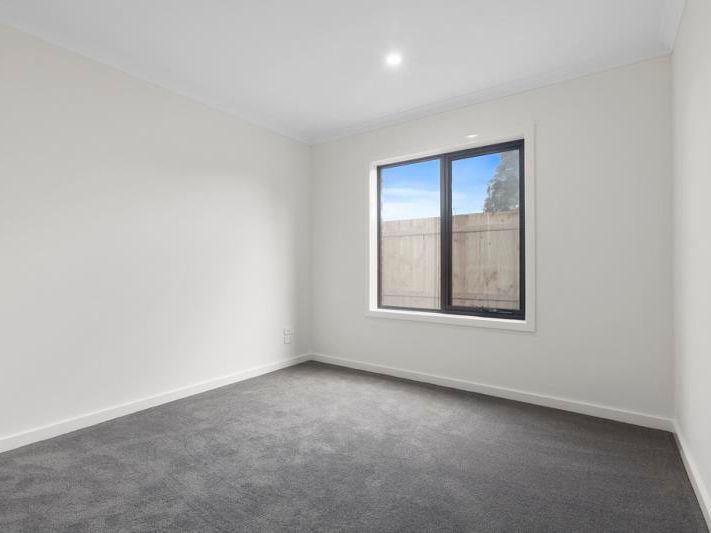 2/7 Boundary Road, Newcomb image 5