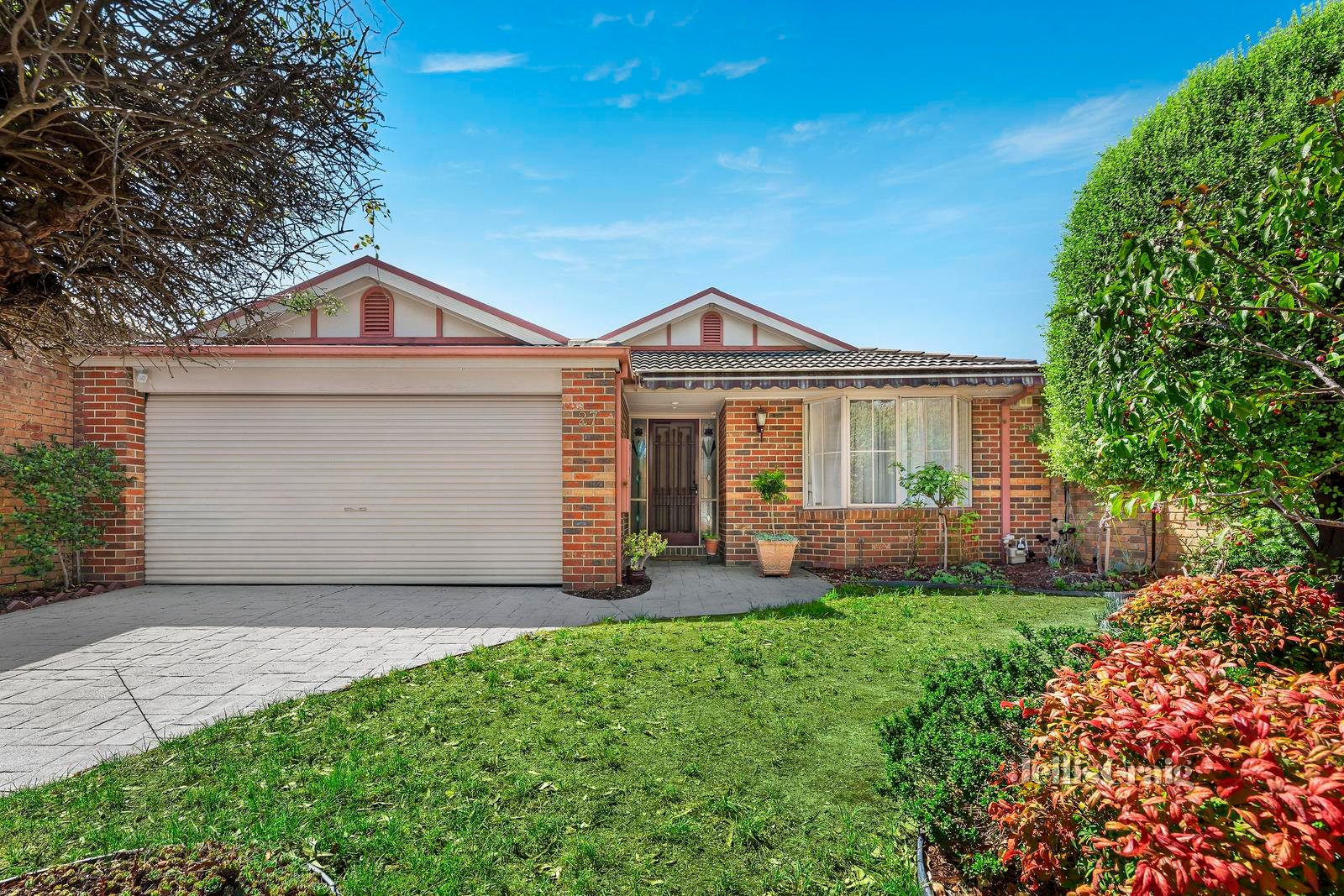 27 Bowen Crescent, Burwood East image 1