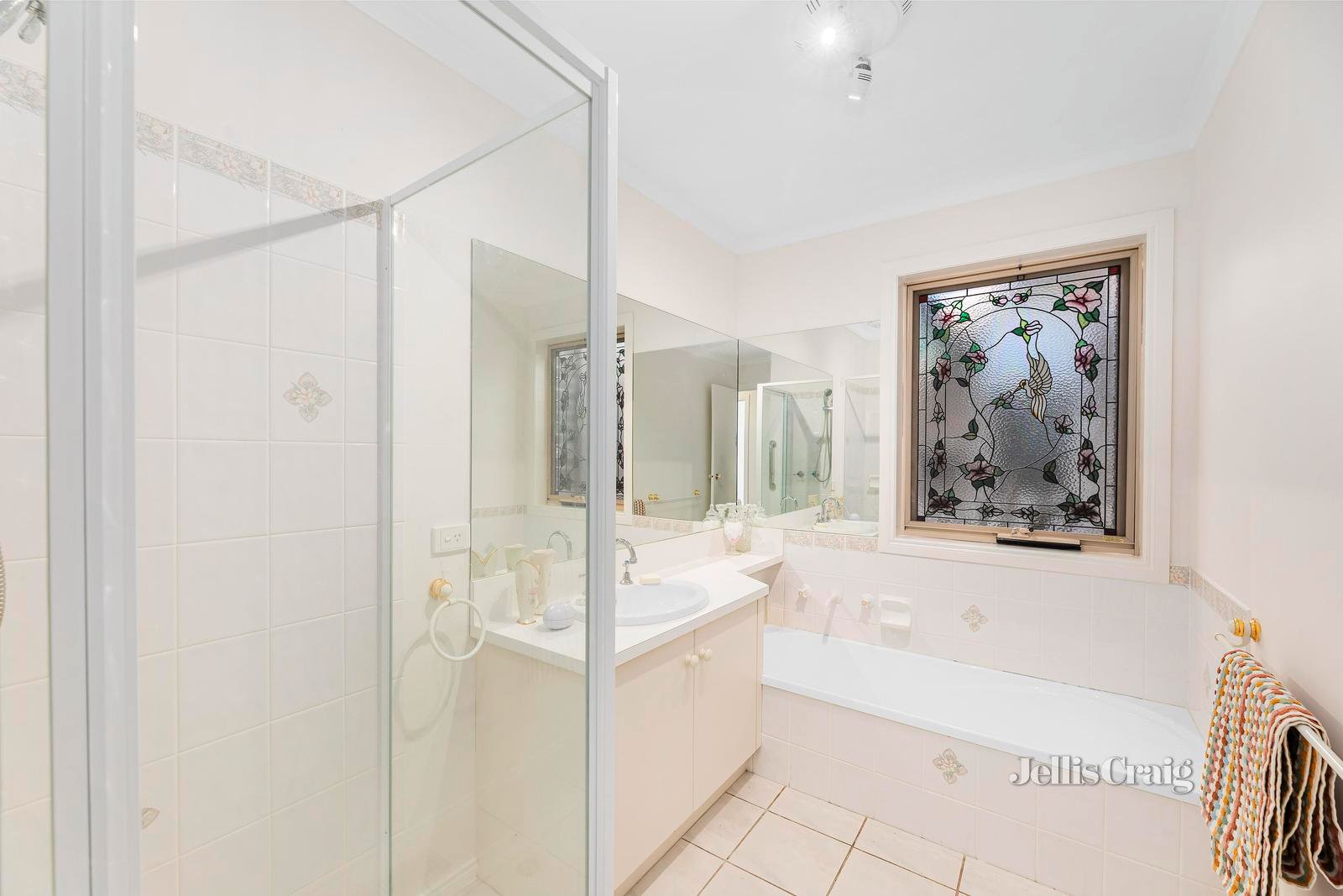 27 Bowen Crescent, Burwood East image 6