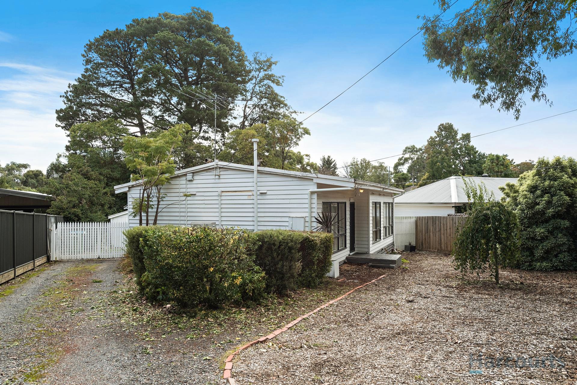 27 Boyana Crescent, Croydon image 6