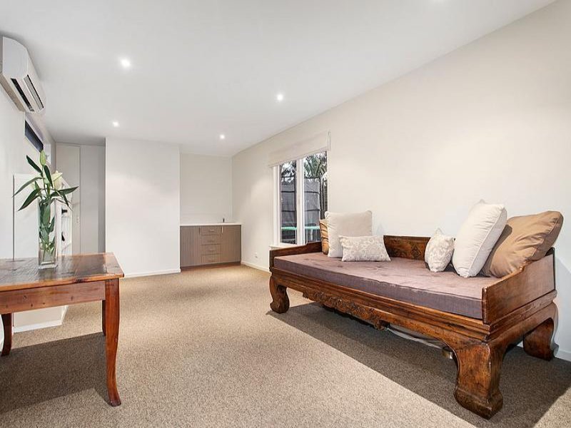 27 Brook Crescent, Box Hill South image 6