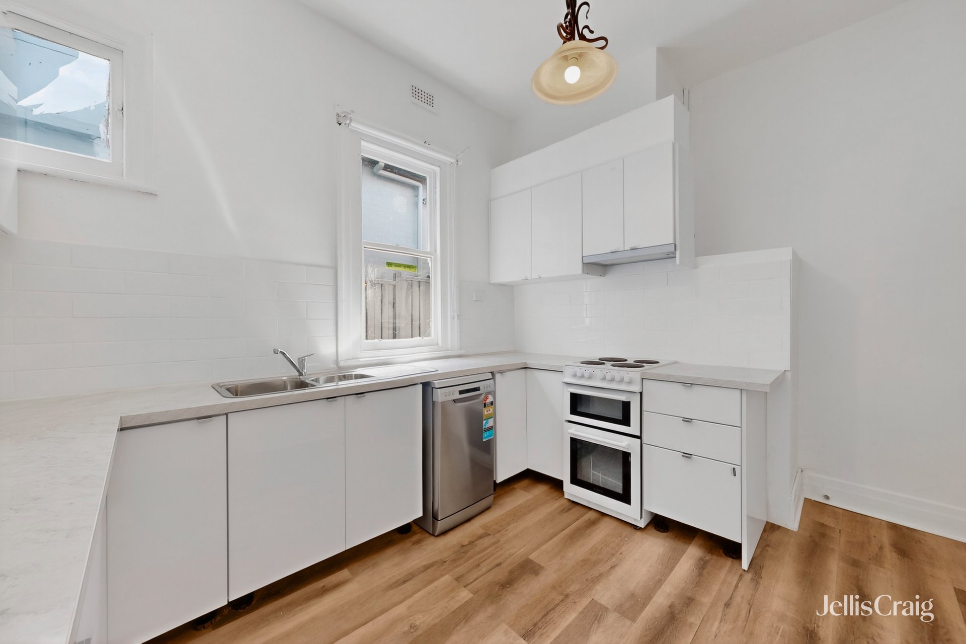 27 Buckley Street, Moonee Ponds image 2