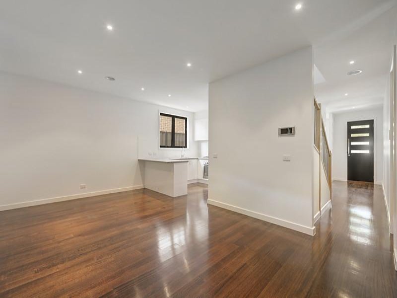 2/7 Campaspe Street, Box Hill North image 4