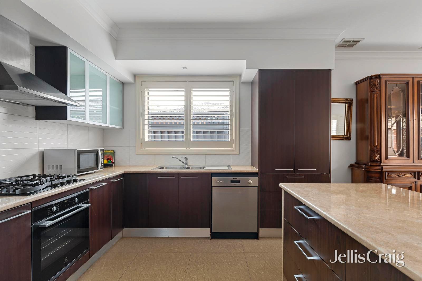 27 Charles Street, Preston image 3