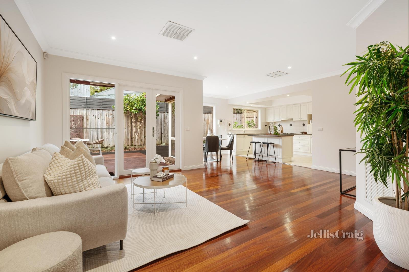 2/7 Charlton Street, Mount Waverley image 6