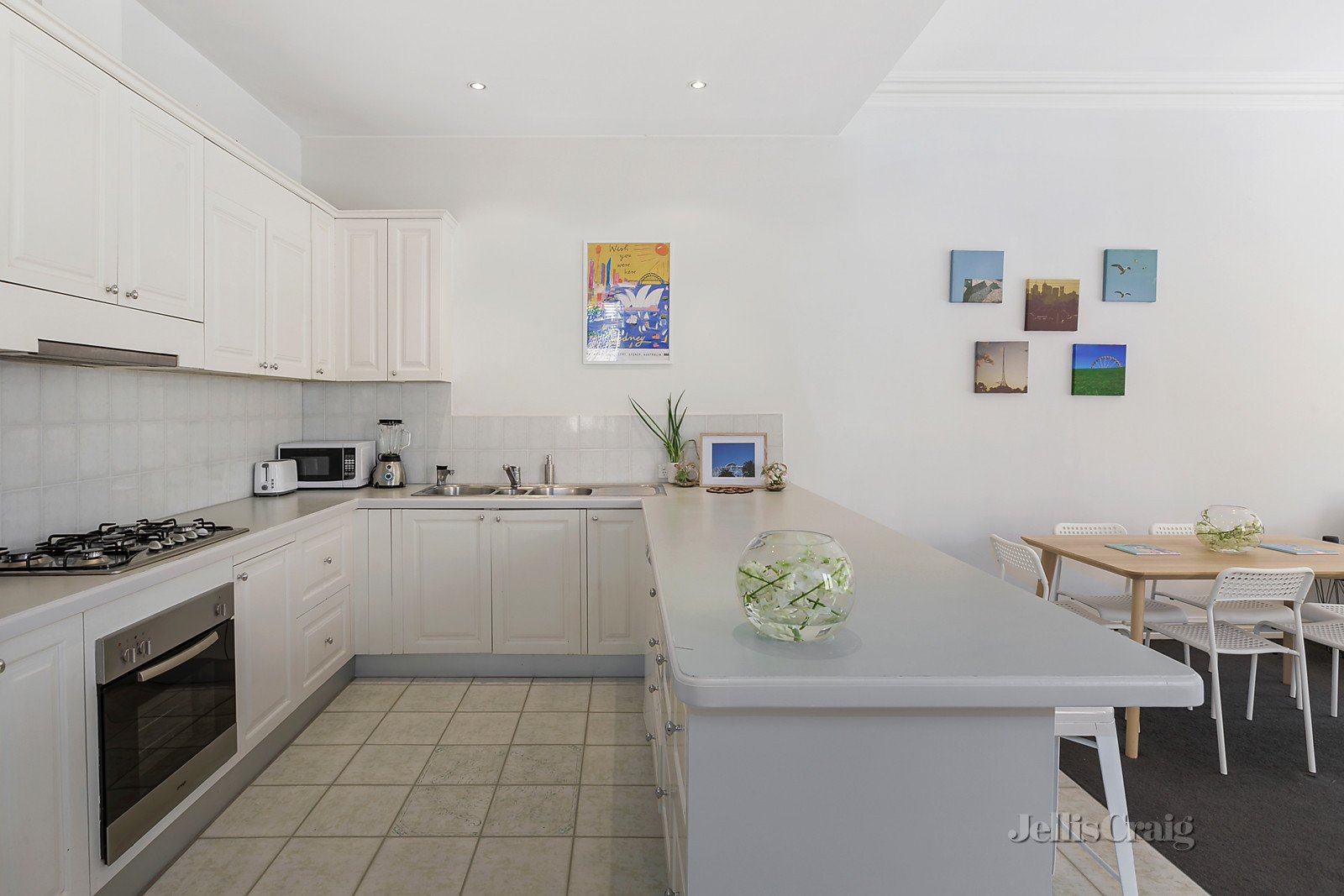 27 Churchill Grove, Hawthorn image 4
