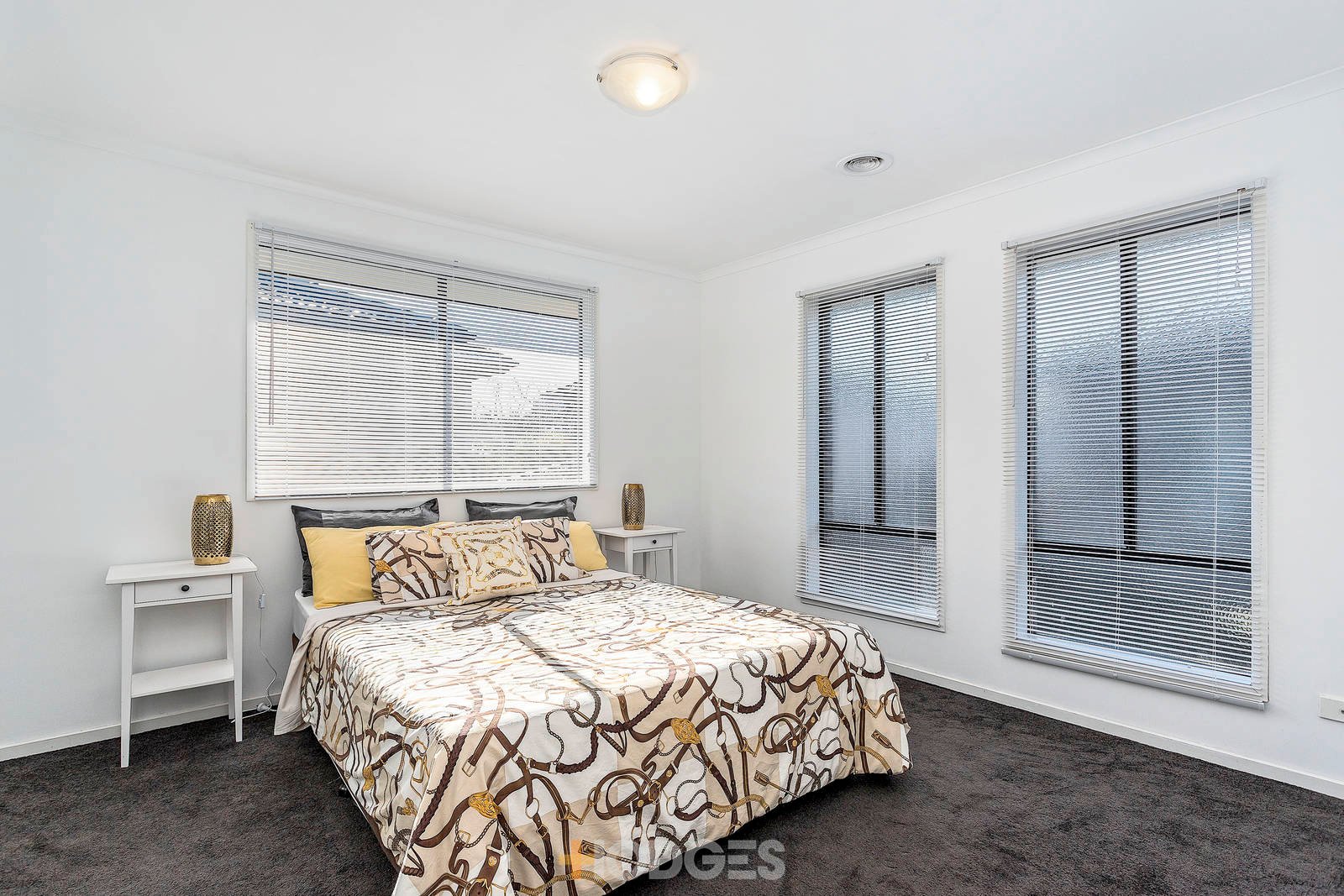 2 / 7 Clarendon Parade West Footscray
