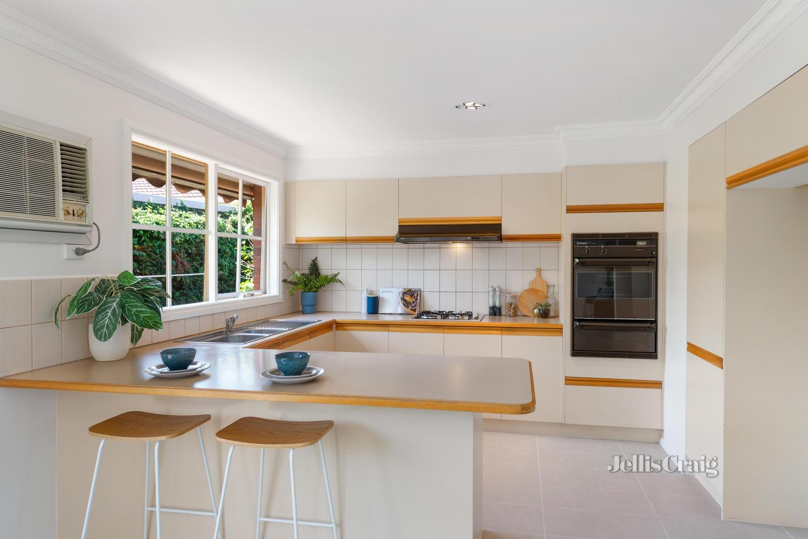 2/7 Compton Street, Mitcham image 4