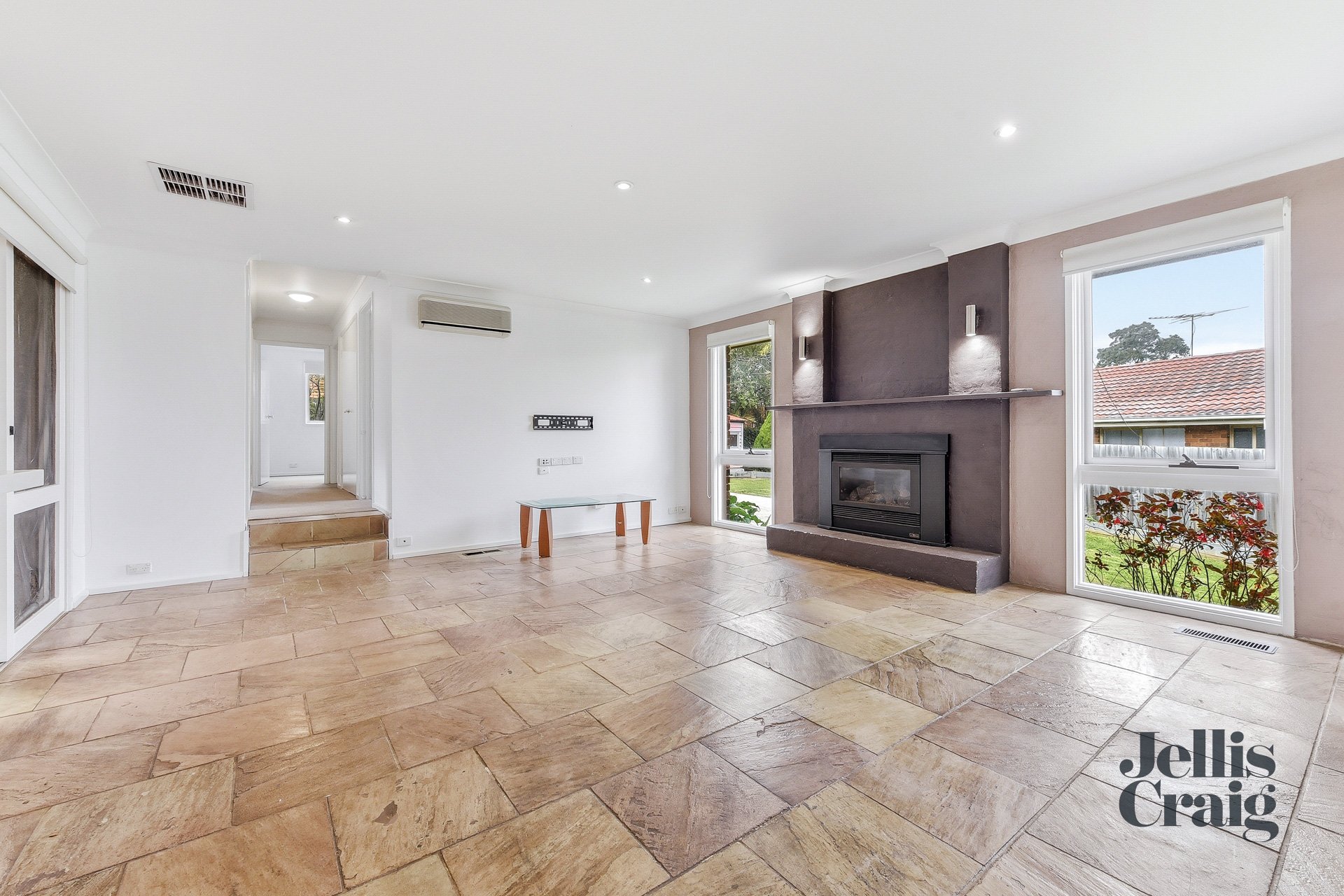 2/7 County Close, Wheelers&nbsp;Hill image 2