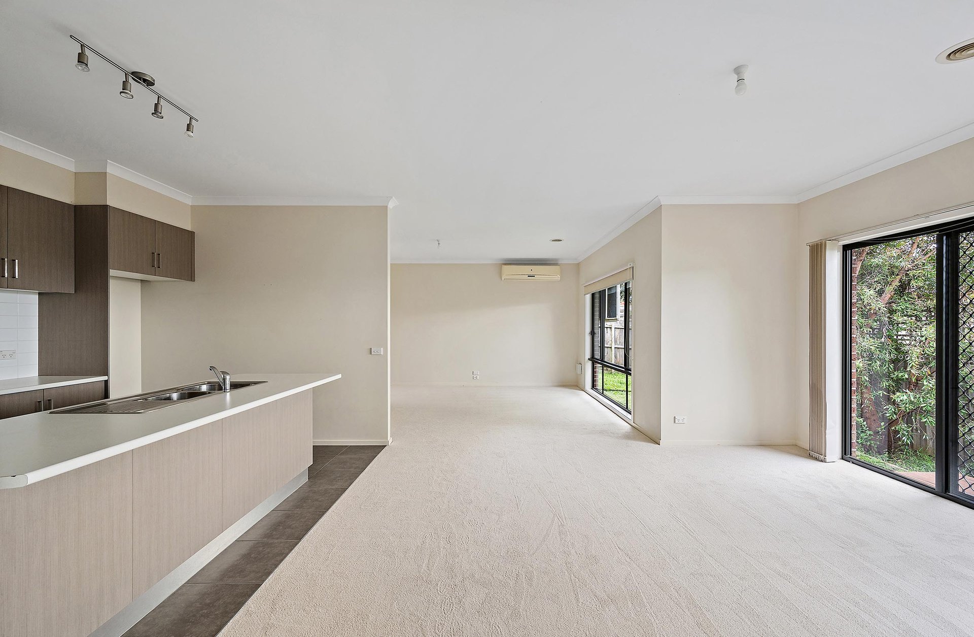 2/7 Crestway, Lilydale image 3