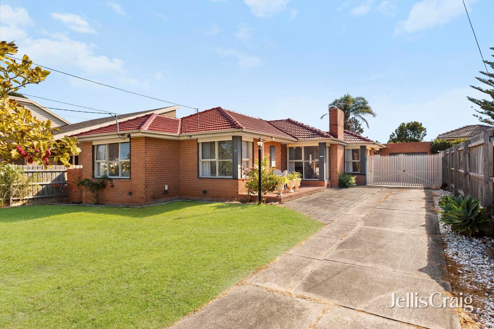 27 Cypress Avenue, Glen&nbsp;Waverley image 1