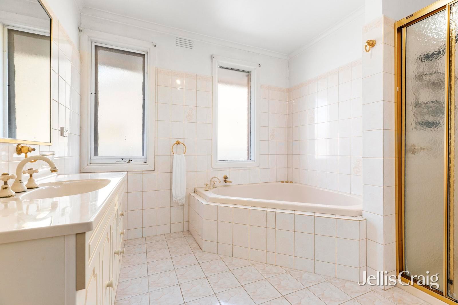 27 Cypress Avenue, Glen&nbsp;Waverley image 7