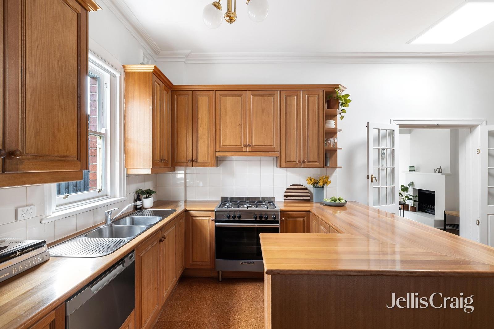 27 Davies Street, Malvern East image 6
