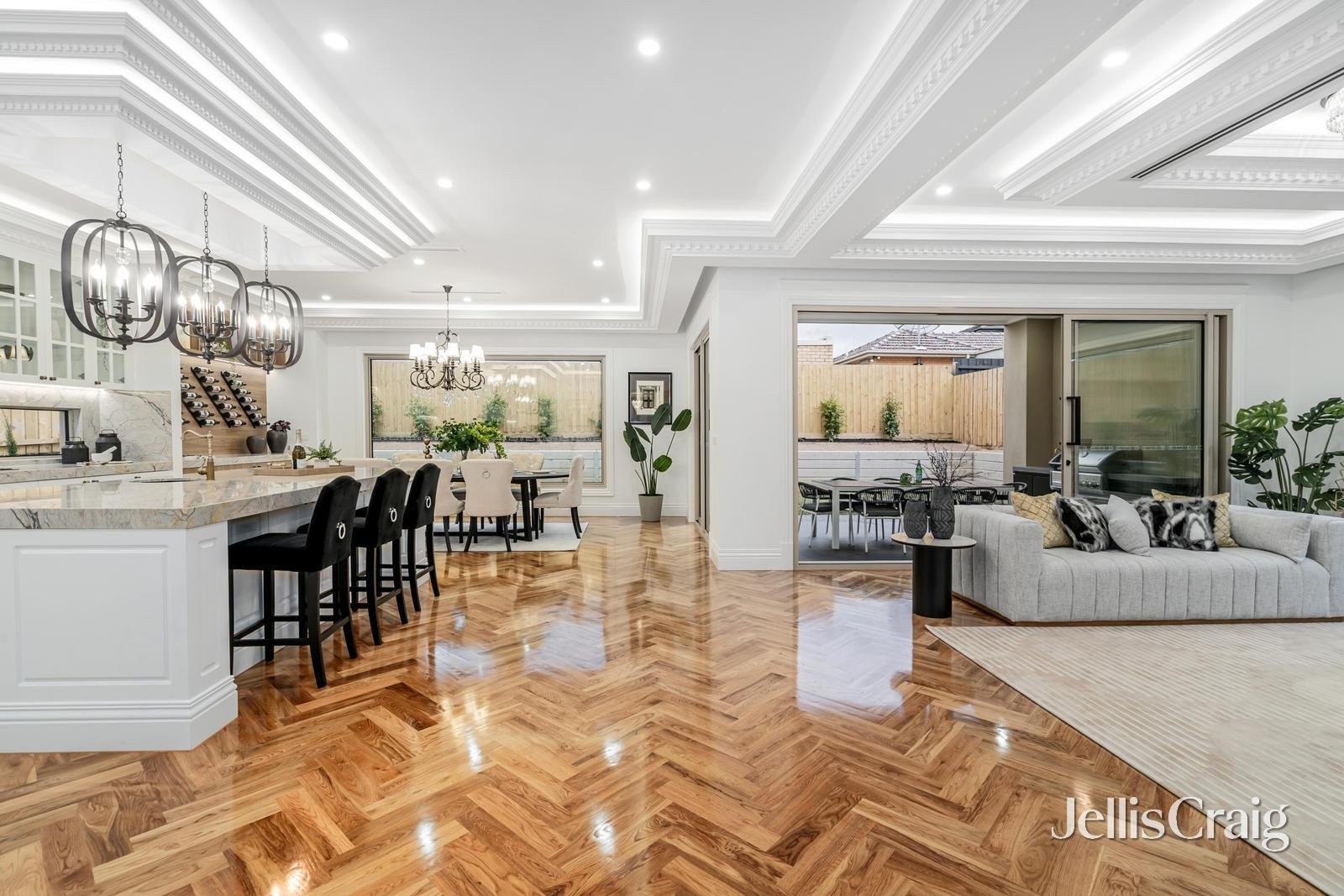 27 Delmore Crescent, Glen Waverley image 9