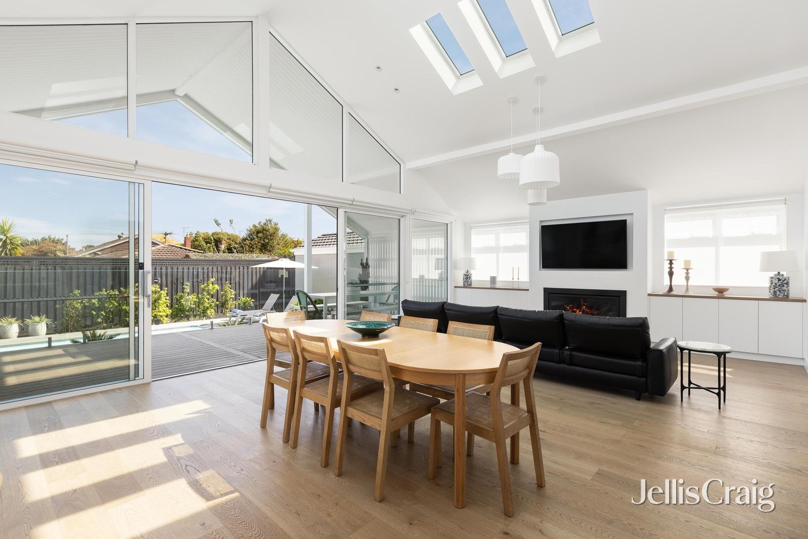 27 Eddys Grove, Bentleigh image 5