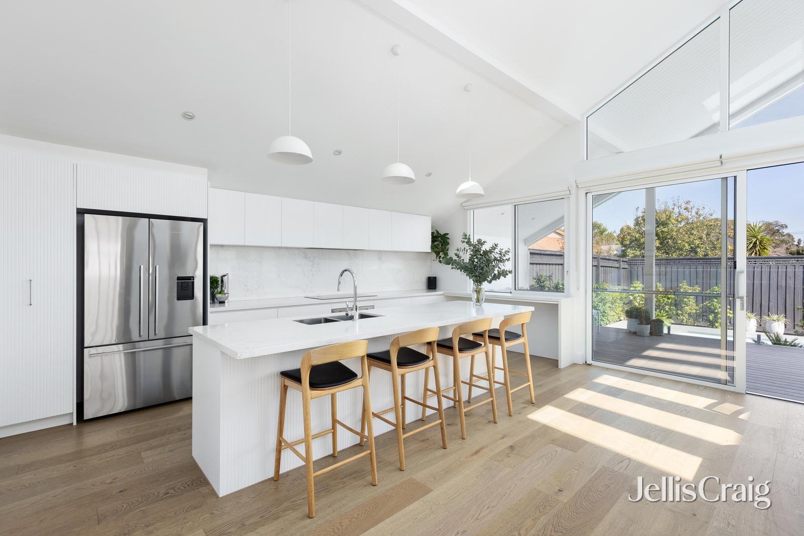 27 Eddys Grove, Bentleigh image 6