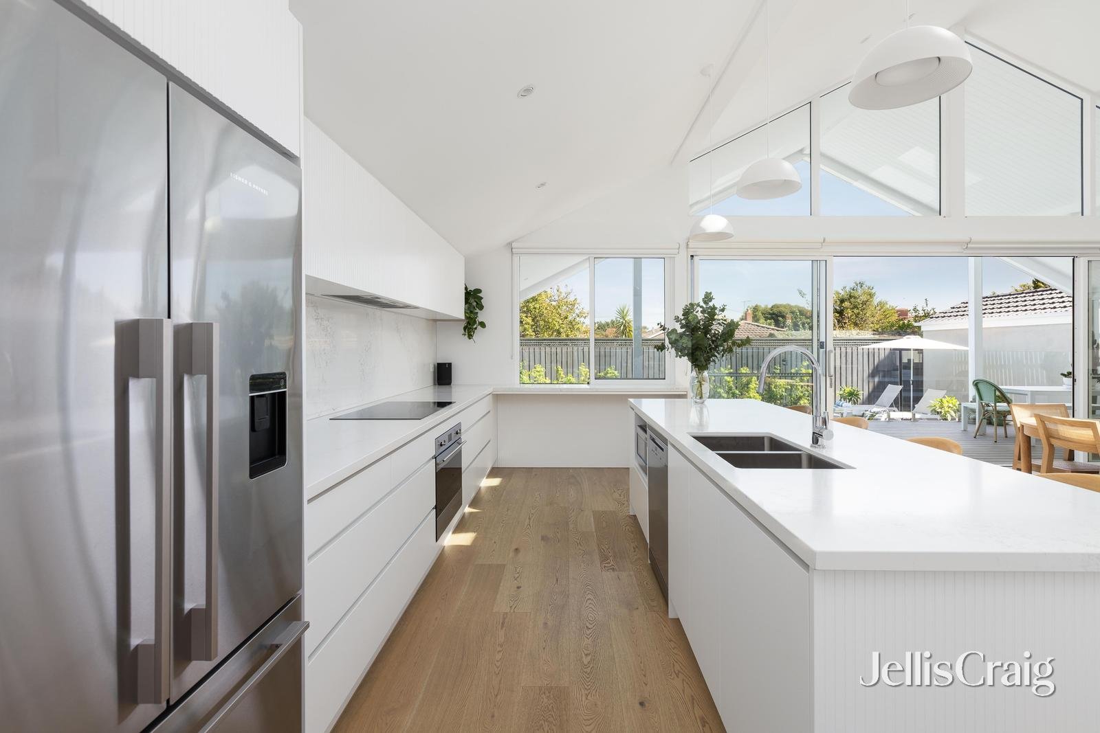 27 Eddys Grove, Bentleigh image 9