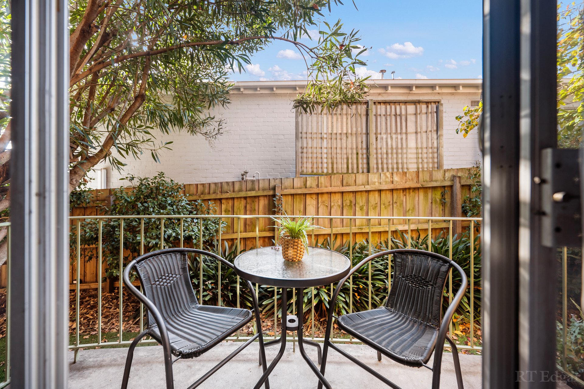 2/7 Elgin Avenue, Armadale image 2