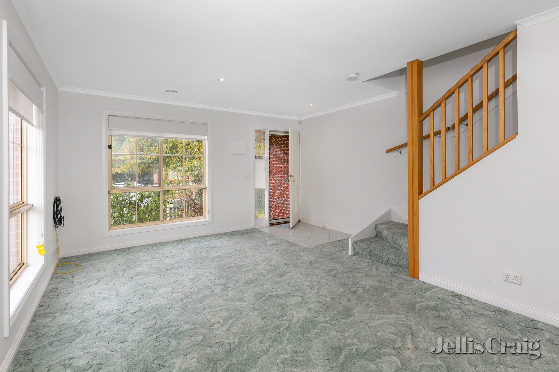 27 Eureka Gardens, Eureka image 2