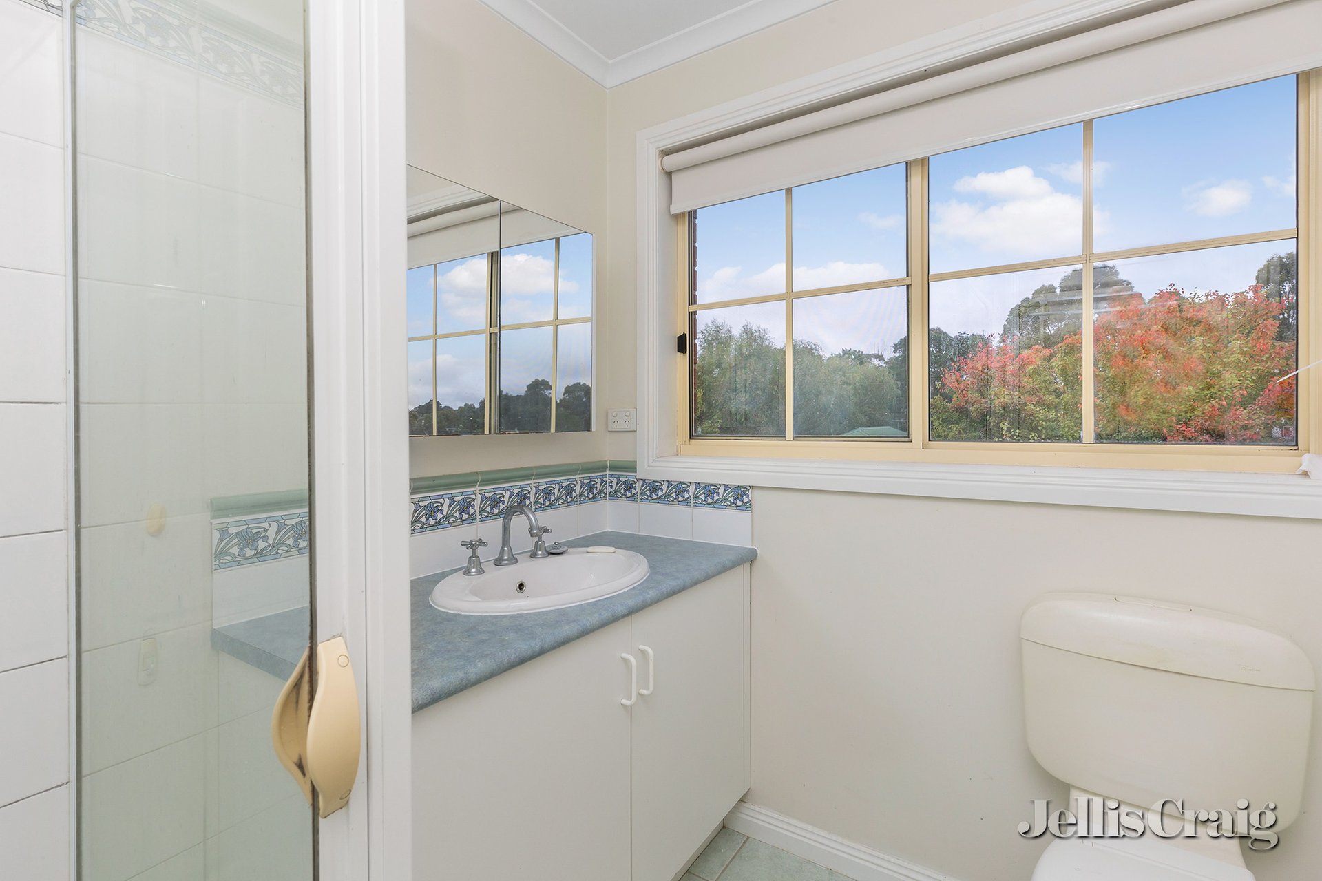 27 Eureka Gardens, Eureka image 5