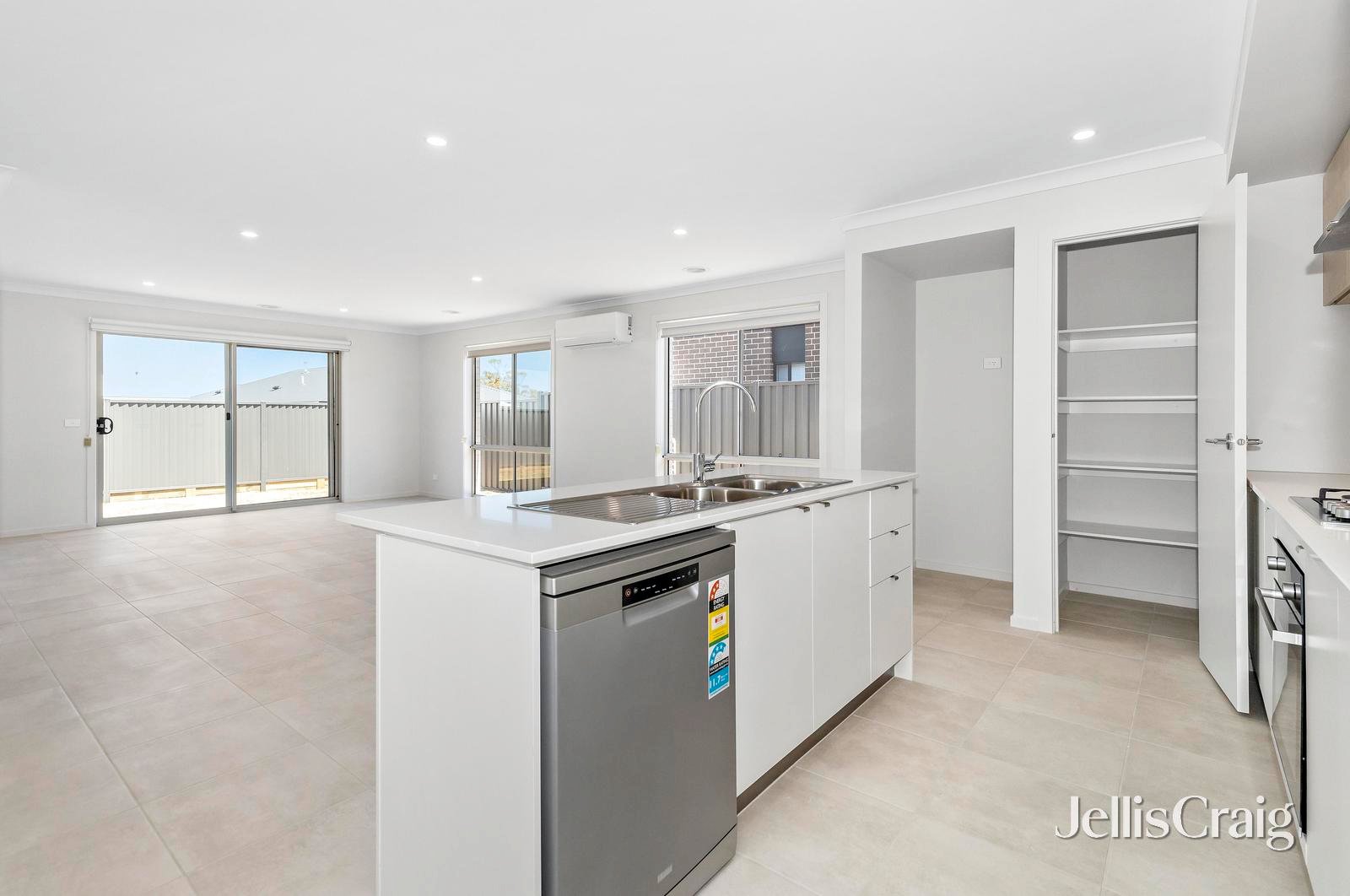 27 Eyckens Road, Lucas image 2